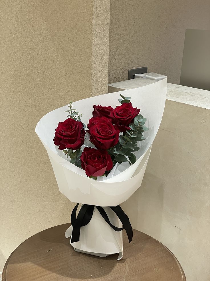 Rose Bouquet with 6 flowers